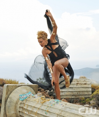 "Exploring Greece" -- Nigel Barker photographs the models re-creating ancient Olympic sports on America's Next Top Model on The CW.  pictured: Lisa Cycle 17 Photo: Walter Sassard/The CW ©2011 The CW Network, LLC. All Rights Reserved