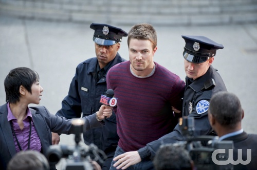 Arrow -- "Damaged" -- Image AR105a_0021b -- Pictured: Stephen Amell as Oliver Queen -- Photo: Cate Cameron/The CW -- ©2012 The CW Network. All Rights Reserved
