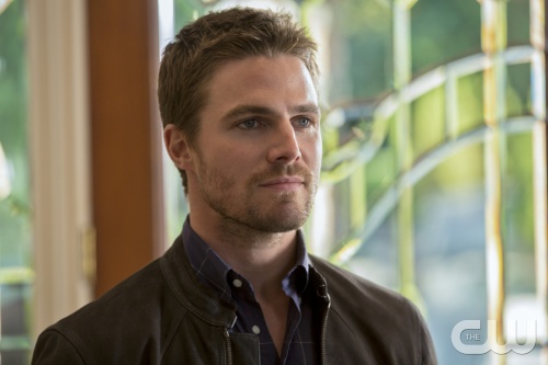 Arrow -- "Vendetta" -- Image AR108a_1010b -- Pictured: Stephen Amell as Olliver -- Photo: Jack Rowand /The CW -- ©2012 The CW Network. All Rights Reserved