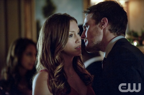 Arrow -- "Year's End" -- Image AR109b_0128b -- Pictured (L-R): Katie Cassidy as Laurel and Stephen Amell as Oliver -- Photo: Cate Cameron/The CW -- ©2012 The CW Network. All Rights Reserved