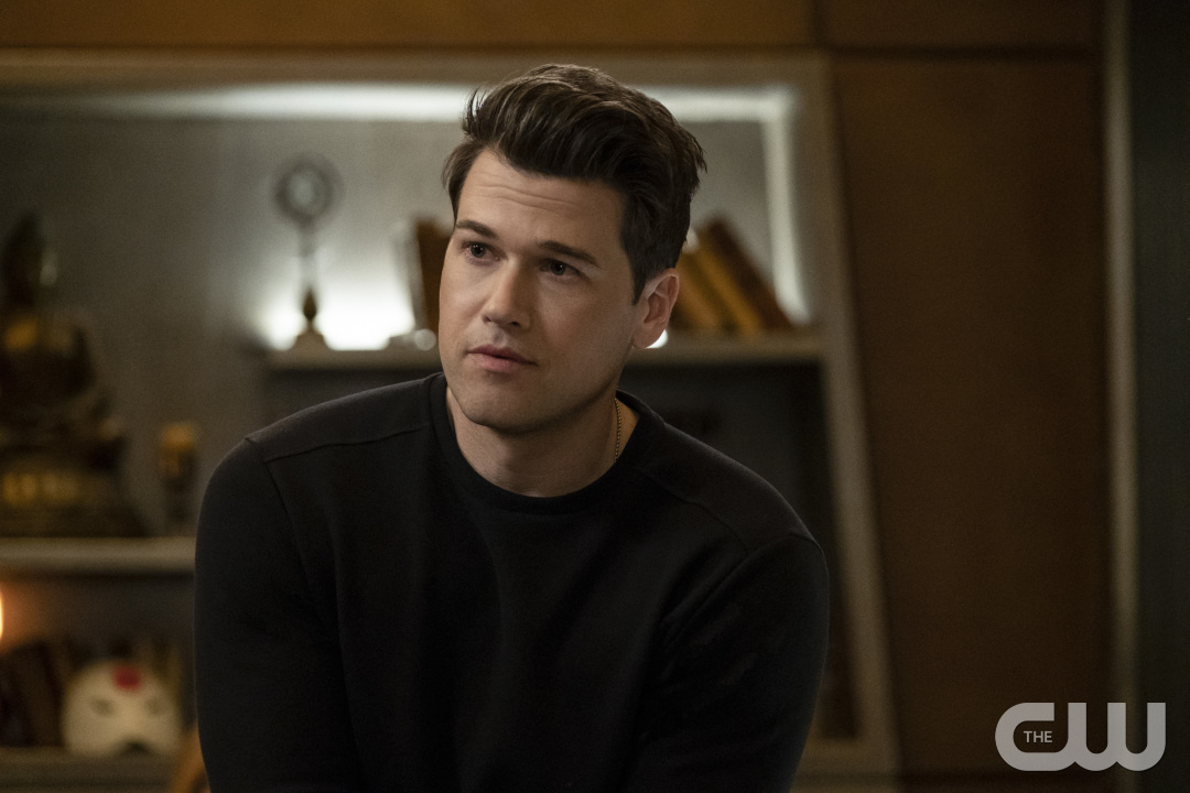 DC's Legends of Tomorrow Photos Hey, World!