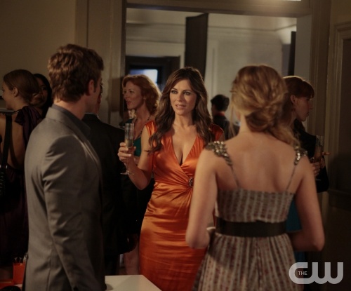 "'I Am Number Nine" GOSSIP GIRL Pictured (L-R) Chace Crawford as Nate Archibald, Elizabeth Hurley as Diana Payne and Kaylee DeFer as Charlotte 'Charlie'  Rhodes PHOTO CREDIT: GIOVANNI RUFINO/©2011 The CW Network, LLC. All Rights Reserved