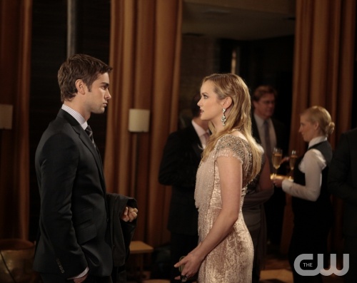 "Riding In Town Cars With Boys" GOSSIP GIRL Pictured (L-R) Chace Crawford as Nate Archibald and Kaylee DeFer as Charlotte 'Charlie' Rhodes PHOTO CREDIT:  GIOVANNI RUFINO/THE CW &copy; 2011 THE CW Network, LLC.  All Rights Reserved.
