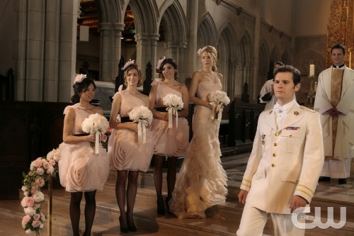 "G.G." - (far left) Nan Zhang as Kati, (third from left) Amanda Setton as Penelope, Blake Lively as Serena Van Der Woodsen and Hugo Becker as Louis in GOSSIP GIRL on The CW.  Photo: Giovanni Rufino/The CW©2011 The CW Network, LLC. All Rights Reserved.