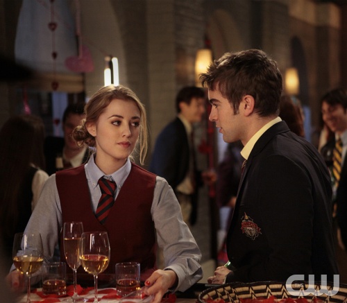 "Crazy Cupid Love" GOSSIP GIRL Pictured (L-R) Ella Rae Peck as Lola and Chace Crawford as Nate Archibald PHOTO CREDIT:  GIOVANNI RUFINO/©2012 The CW Network, LLC. All Rights Reserved
