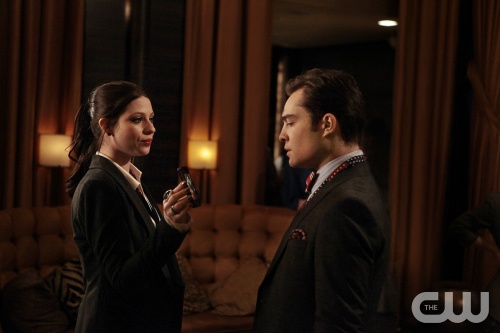 "Crazy Cupid Love" GOSSIP GIRL Pictured (L-R) Michelle Trachtenberg as Georgina Sparks and Ed Westwick and Chuck Bass PHOTO CREDIT:  GIOVANNI RUFINO/©2012 The CW Network, LLC. All Rights Reserved