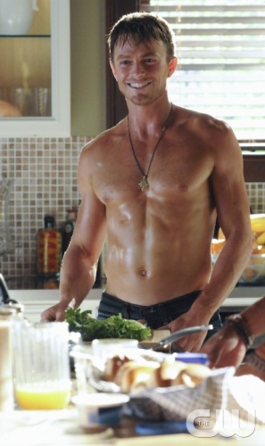"In Havoc and In Heat"-- Pictured Wilson Bethel as Wade in HART OF DIXIE on THE CW. Photo Credit: Michael Yarish/The CW&copy;2011 The CW Network, LLC. All Rights Reserved
