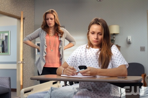 "The Space In Between" - Pictured (L-R):  BETHANY JOY GALEOTTI as Haley James Scott and Shantel VanSanten as Quinn in ONE TREE HILL on The CW. Photo: Fred Norris/The CW &copy;2010 The CW Network, LLC. All Rights Reserved.