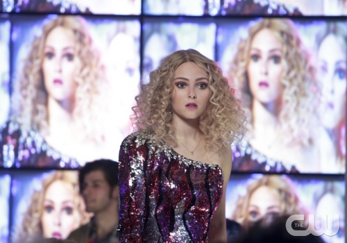 The Carrie Diaries -- "Hush, Hush" -- Pictured: AnnaSophia Robb as Carrie Bradshaw -- Image Number: CD108a_0419b.jpg â€” Photo: Patrick Harbron/The CW -- © 2013 The CW Network, LLC. All rights reserved. 