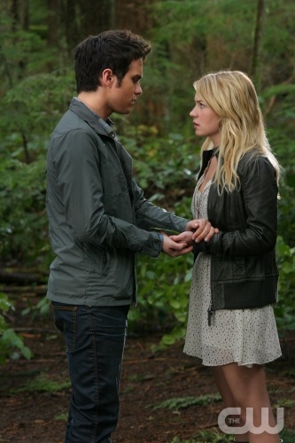 The CW THE SECRET CIRCLE PICTURED (L-R): Thomas Dekker as Adam Conant and Brittany Robertson as Cassie Blake Photo Credit: David Gray/The CW © 2011 The CW Network, LLC. All rights reserved.