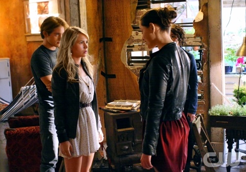 The CW THE SECRET CIRCLE PICTURED (L-R): Louis Hunter as Nick Armstrong, Brittany Robertson as Cassie Blake, Phoebe Jane Tonkin as Faye Chamberlain, and Jessica Parker Kennedy as Melissa Photo Credit: David Gray/The CW © 2011 The CW Network, LLC. All rights reserved.