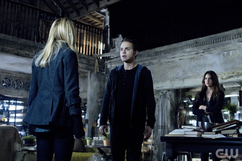 THE SECRET CIRCLE  "Darkness"  Pictured (L-R): Britt Robertson as Cassie, Thomas Dekker as Adam, and Shelley Hennig as Diana.  Michael Courtney/The CW  &copy; 2011 The CW Network, LLC. All rights reserved.
