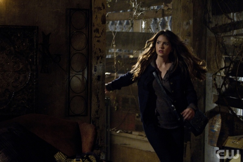 "Darkness" -- Shelley Hennig as Diana in The Secret Circle on The CW.   Photo:Michael Courtney /The CW  &copy;2011 The CW Network, LLC. All Rights Reserved