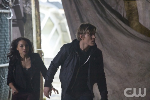 "Family" -- Pictured (L-R): Jessica Parker Kennedy as Melissa and Chris Zylka as Jake  in The Secret Circle on The CW. Photo: Marcel Williams/The CW ©2012 The CW Network. All Rights Reserved.