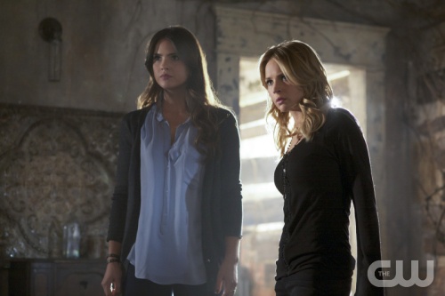 "Family" -- Pictured (L-R): Shelley Hennig as Diana and Britt Robertson as Cassie in The Secret Circle on The CW. Photo: Marcel Williams/The CW ©2012 The CW Network. All Rights Reserved.