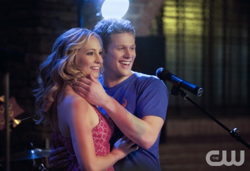 "The House Guest" - Candice Accola as Caroline and Zach Roerig as Matt in THE VAMPIRE DIARIES on The CW. Photo: Bob Mahoney/The CW ©2011 The CW Network, LLC. All Rights Reserved.