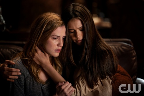 "Klaus" - Sara Canning as Jenna and Nina Dobrev as Elena Gilbert in THE VAMPIRE DIARIES on The CW. Photo: Bob Mahoney/The CW ©2011 The CW Network, LLC. All Rights Reserved.
