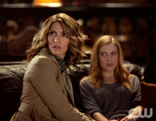 "Klaus" - Dawn Olivieri as Andie and as Sara Canning as Jenna in THE VAMPIRE DIARIES on The CW.  Photo: Bob Mahoney/The CW  ©2011 The CW Network, LLC. All Rights Reserved.