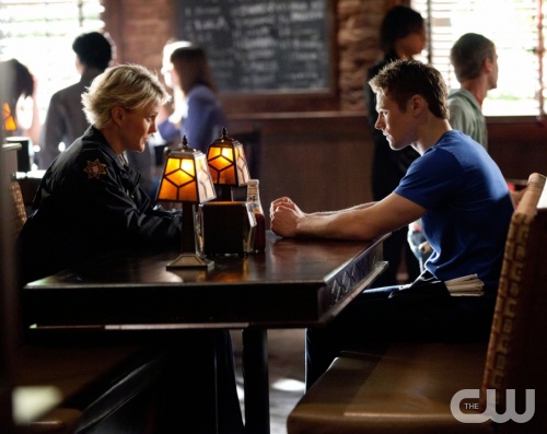 "The Last Day" - Marguerite MacIntyre as Sheriff Forbes and Zach Roerig as Matt in THE VAMPIRE DIARIES on The CW. Photo: Bob Mahoney/The CW ©2011 The CW Network, LLC. All Rights Reserved.