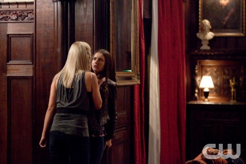 "Ordinary People"--LtoR: Claire Holt as Rebekah and Nina Dobrev as Elena on THE VAMPIRE DIARIES on The CW. Photo: Annette Brown/The CW ©2011 The CW Network. All Rights Reserved.