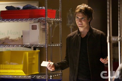 The Vampire Diaries - "O Rager" - Imagem: TVD403A_0140b - Foto: Ian Somerhalder como Damon - Foto: Annette Brown / The CW - © 2012 A Rede CW.  Todos os direitos reservados.