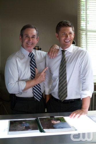 Supernatural – “Heartache” – Image SN801b_0288 -- Pictured (L-R): Alan Ackles as Detective Pike and Jensen Ackles as Dean -- Credit: Liane Hentscher/The CW -- ©2012 The CW Network. All Rights Reserved